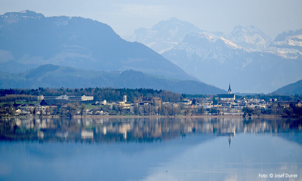 Baldegg und Hochdorf mit See