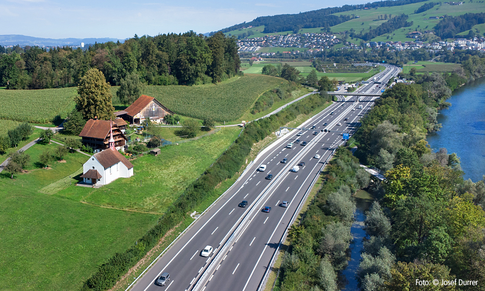 St. Katharina mit Autobahn und Reuss