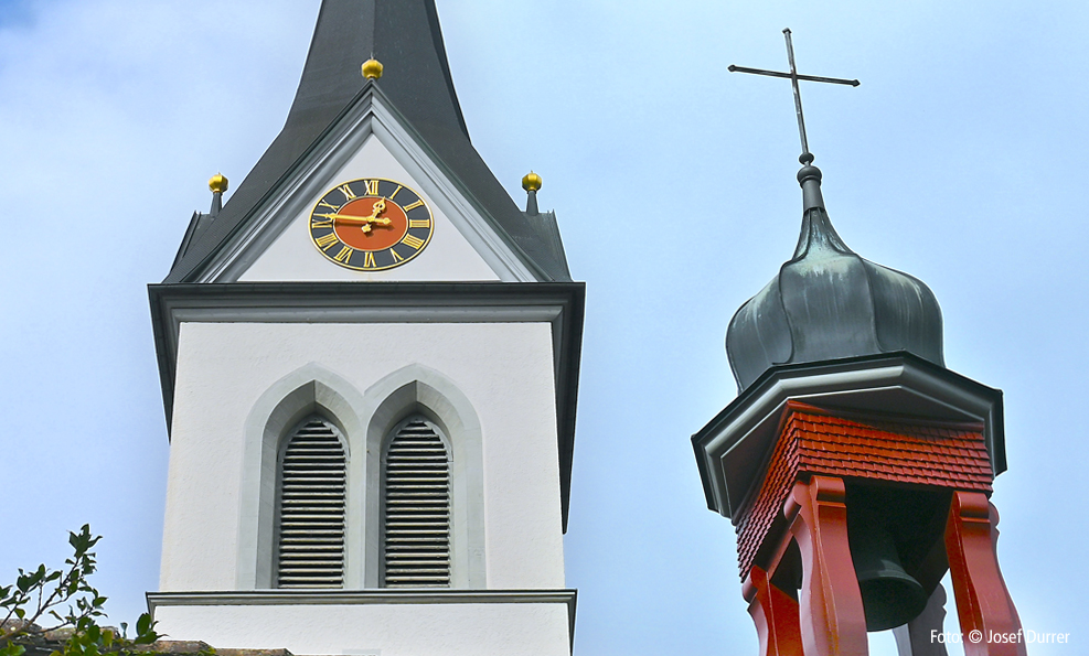 Kirchturm und Uhr Hochdorf